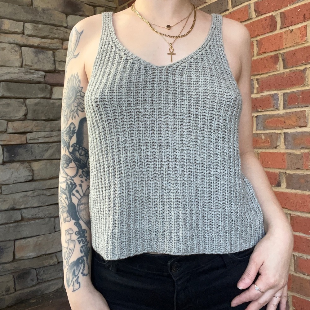 SOLD***Moon & Madison gray knitted tank top